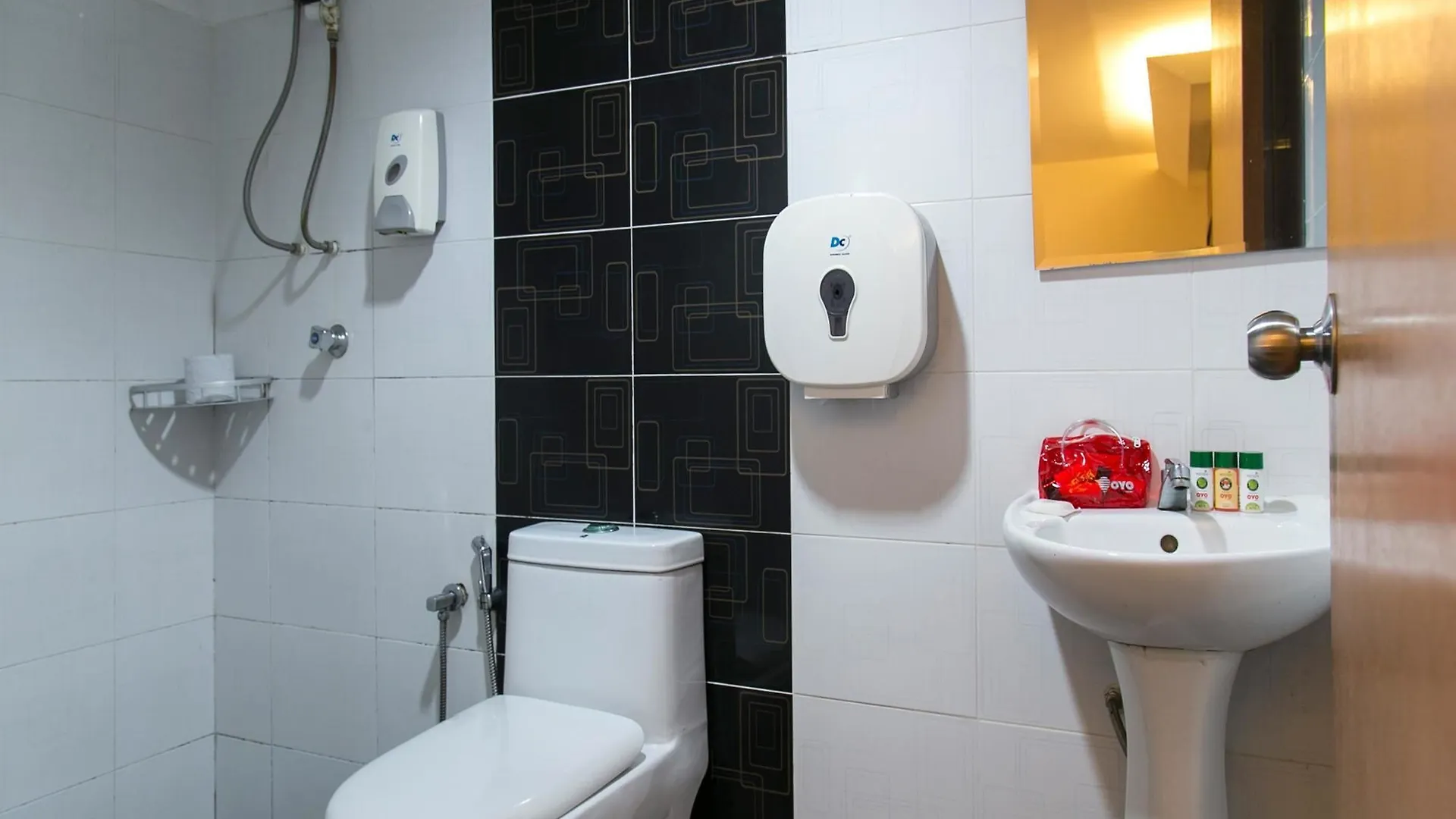 *** Hotel Oyo Rooms Bukit Bintang Monorail Kuala Lumpur Malaysia