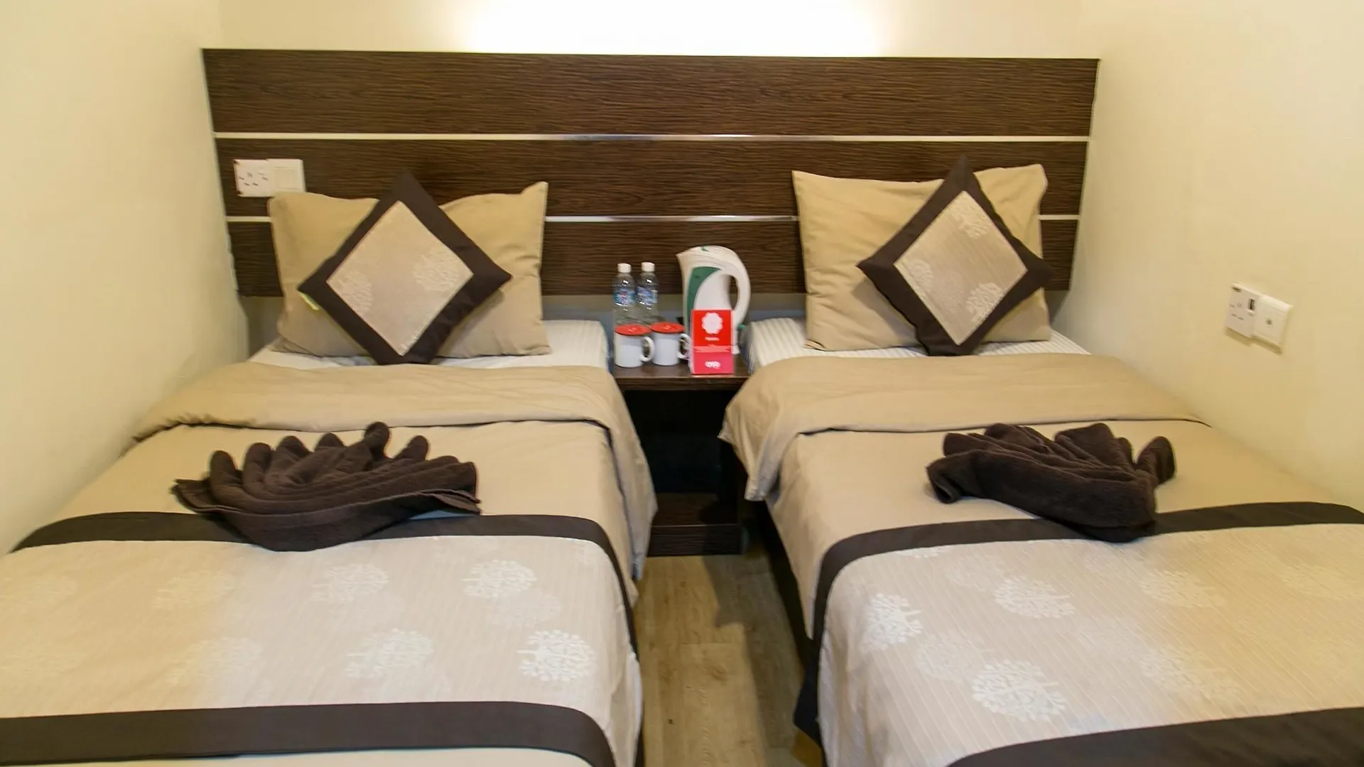 Oyo Rooms Bukit Bintang Monorail contacts